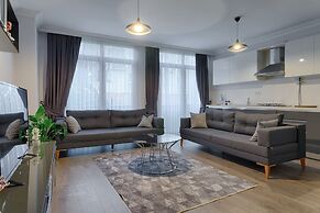 Gorgeous Central 2BR Condo w City Views