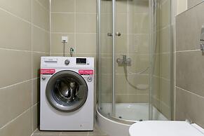 Gorgeous Central 2BR Condo w City Views