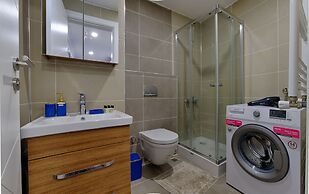 Gorgeous Central 2BR Condo w City Views