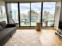 Readyset Apartment on Emerald