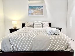 Readyset Apartment on Emerald