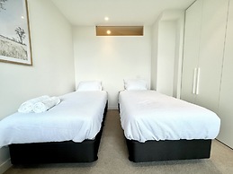 Readyset Apartment on Emerald