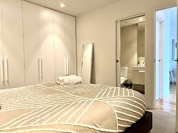 Readyset Apartment on Emerald