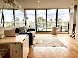 Readyset Apartment on Emerald