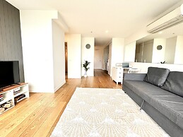 Readyset Apartment on Emerald