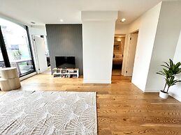 Readyset Apartment on Emerald