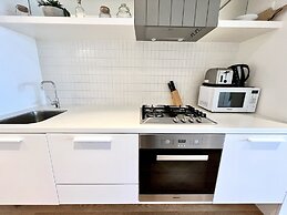 Readyset Apartment on Emerald