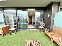 Readyset Apartment on Emerald