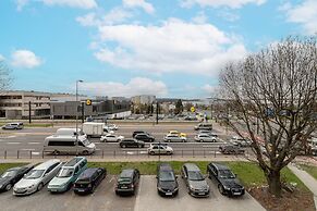 Modern 1 Bedroom Apartment by Renters