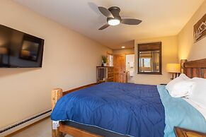 2056 The Pines 2 Bedroom Condo by RedAwning