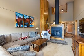 2056 The Pines 2 Bedroom Condo by RedAwning