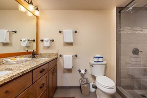 2056 The Pines 2 Bedroom Condo by RedAwning