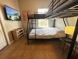 Only 10 Minutes From Disney 3bd Family Home 3 Bedroom Condo by Redawni