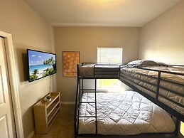 Only 10 Minutes From Disney 3bd Family Home 3 Bedroom Condo by Redawni