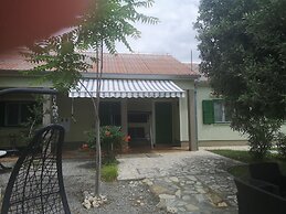 Moja Ane