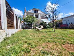 Kimano 2 Apartments With Garden in Zadar