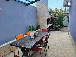 Kimano 2 Apartments With Garden in Zadar