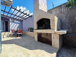 Kimano 2 Apartments With Garden in Zadar