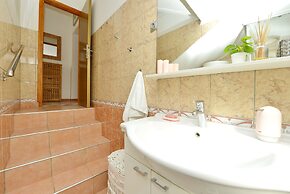 Kimano 2 Apartments With Garden in Zadar