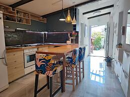 Kimano 2 Apartments With Garden in Zadar