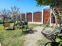 Kimano 2 Apartments With Garden in Zadar
