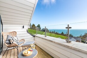 Elliot Oliver - Luxury Penthouse Apartment With Sea View