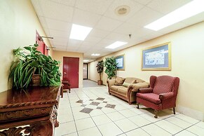 Ark Suites By OYO Jonesboro I-555