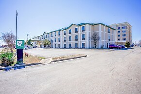 Ark Suites By OYO Jonesboro I-555