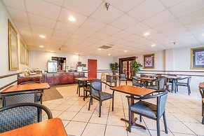 Ark Suites By OYO Jonesboro I-555