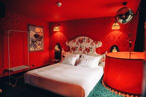 Pensão Amor Madam’s Lodge