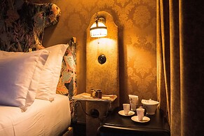 Pensão Amor Madam’s Lodge