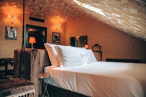 Pensão Amor Madam’s Lodge