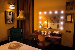 Pensão Amor Madam’s Lodge