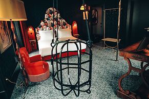 Pensão Amor Madam’s Lodge