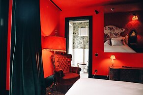 Pensão Amor Madam’s Lodge