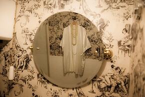 Pensão Amor Madam’s Lodge