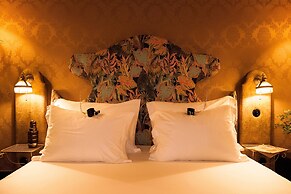 Pensão Amor Madam’s Lodge