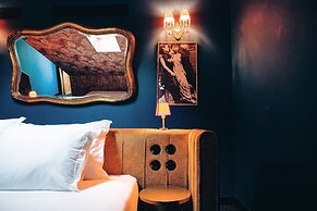 Pensão Amor Madam’s Lodge