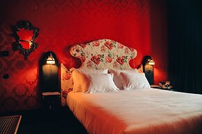 Pensão Amor Madam’s Lodge