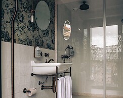 Pensão Amor Madam’s Lodge