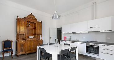 Irnerio Apartments - Blue Velvet by Wonderful Italy