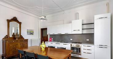 Irnerio Apartments - Yellow Cat by Wonderful Italy