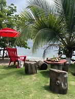 Las Rocas Village Ecohotel