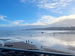 Beach Court Apartment