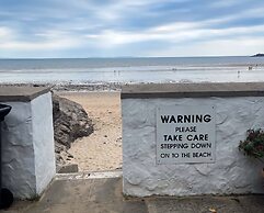 Beach Court Apartment