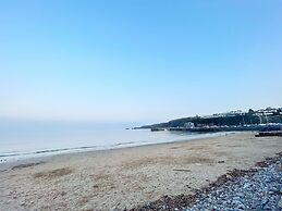 Beach Court Apartment