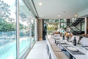 Serenity Luxury Private Pool Villas - Free One Way Airport Shuttle