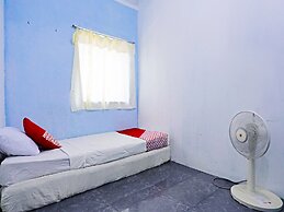 SPOT ON 91591 Rafika Homestay SyariahNearTempat Makan Pagi Sore Nohil