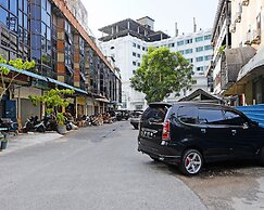 SPOT ON 91591 Rafika Homestay SyariahNearTempat Makan Pagi Sore Nohil