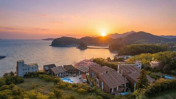 Geojedo Pilos Ocean View Pension